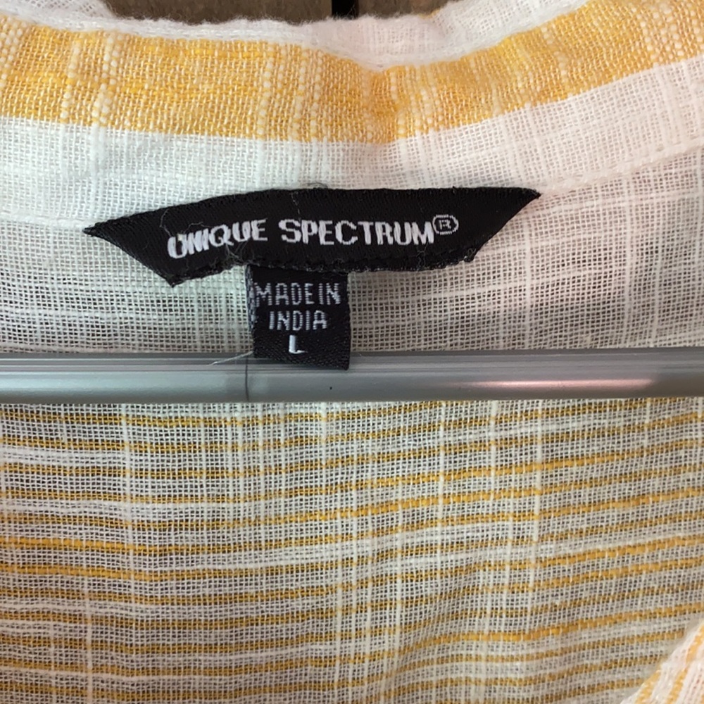 Unique Spectrum Linen Front-Button ShortSleeve Top - Picture 9 of 9